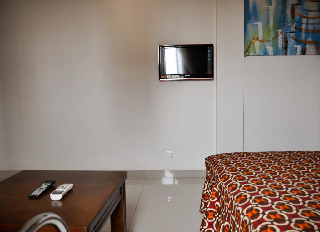 Guest House Lumen 로메 외부 사진