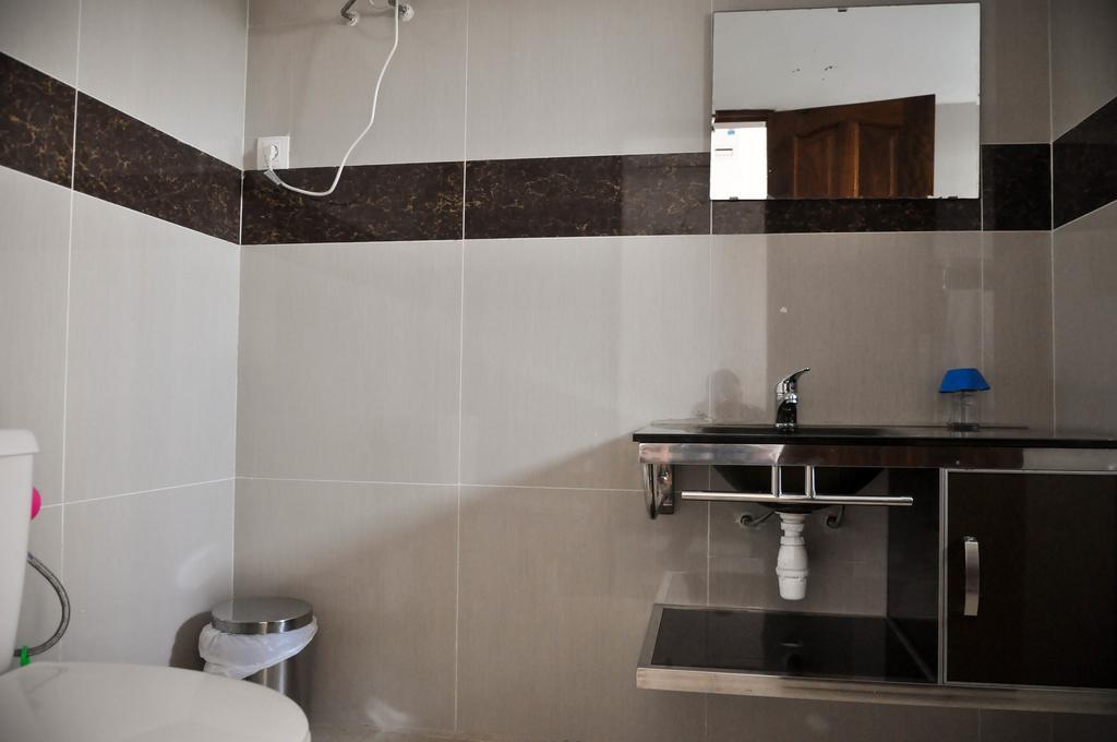 Guest House Lumen 로메 외부 사진